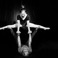 �����赸�۳��˰��٣�����ѵ������Ƭ�������󶥣��������¡�����