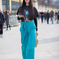 ��ɫ���� | ��ɫ��Ʒ����ʾ�����������ص�Ů�� 