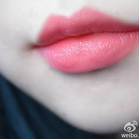 ��Ư���Ŀں���ɫ�����ݣ�