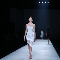 �����ݹ���ʱ����2016SS�� ��Ļ,��һ����̬����һ������