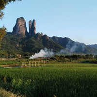 ����ɽ�µ���ϼ