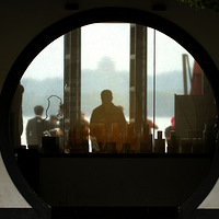 �������