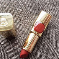 �����ں���ɫ