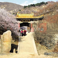 �������Լ�ɽ������С��կͨ��Ͽ��̽��������һ��֮��