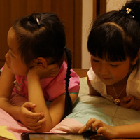 ���۰׺���