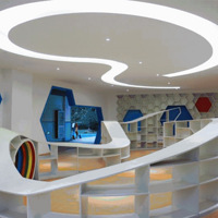 ��ը�ˣ�����һ����ѧУ9�����࣬��ֵͻ���������