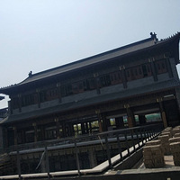 ��У����У�����������ѧ��������60�ˣ�ʵ��˫�γ̣�˽�˶��ƣ�