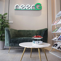 ŮרҵʽƤneerGҵ