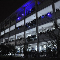 ������ɽ����У԰��һĻ�����ˣ�����̫׳�ۣ�