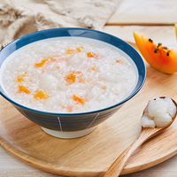 ÿ��̯λ����100���Ŷӵȳԣ��л���ʳ�ù˿�����ˮ��Ը�Ⱥ�