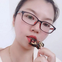 �����ҳ԰����ˣ�һ��Ů�˳��ڳ԰���������......