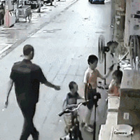 ����ǰ���躢�ӱ��գ�һ������˷���ƭ���ͷ��ռ��� | ������