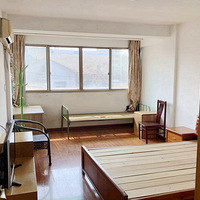 �򳱹�Ԣ��װһ��һ��һ������ͨ��ݣ��ſھ��ǹ���վ�������ڽ�