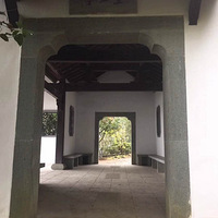 ��ǧ���ɲ֮�ƣ��������µľ�ɽ��