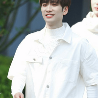 ������Ӫ����İ�������ѡ˭�� ���ѣ���ѡ�񹷴�