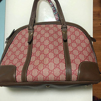 �͹�Gucci�ɰ�����ķ���