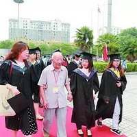 Ц������ˮ��ɣ���Щ��ҵ���º�У�������ˣ������ĸУ��