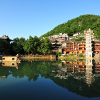 8��25�ճ���12���Լ����������Ͷ�ʩ����ƴ��ͬ���ߣ�