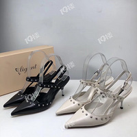 ��ͷ����í��Ůʿ��Ƥ��Ь�������ػ�