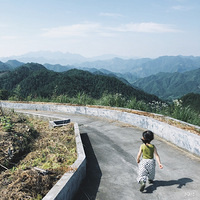 8����û��һ��ȥ����ģ�����һ��һ��ֻӪҵ�ĸ��µĸ�ɽ����