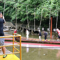 �ٰ���Ŀɽ������ˮ