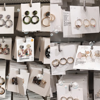 ����׺���յĹ⡿С��㣬��Ķ����е�ÿ�Ӵ