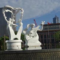 �����ѵ��ں�����ǹ㳡һ�����