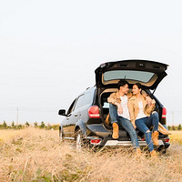 �������У��α�Զ���������ܱߵľ����ܶ���������ͨ���