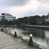 ����������ط�һ��У԰����о��ܰ���