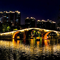 ���ݡ����������˺�������ʷ�Ļ�����ҹ��