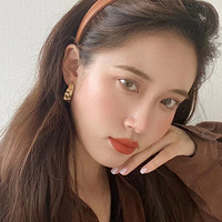 ��ֻ�ÿ������ٵ��Ϲ�ɫ�ں죬̫�ʺ��ﶬ�˰ɣ�