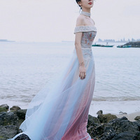 37�������ը��һ������Ȧ�۰�����������ȫ��Ϳ��������Ů