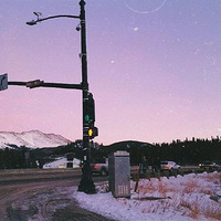 ÿ�����ĵĳ����������ĵ׶���һ�����¹⣬�ǽ�ڻ�������