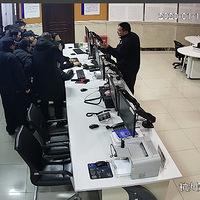 ����һС�����Ͽ�˳�糵���ɽ���������������ȴ���������ɢ