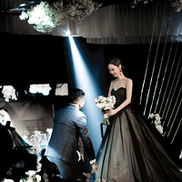 ��ȳ��а������������ʽ����һ����A���ˣ�