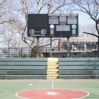 ���ġ������أ��Լ�����ŦԼ�����򳡵Ĺ���