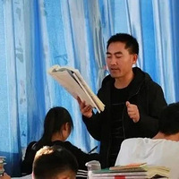 ��Т��ǧ�ﱳ�����ϴ�ѧ��, 12��ǰ�ж������˵Ĺ������˺���