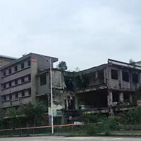 地震中失去双腿，我在成都街头被认作乞丐 | 一个女孩的震后