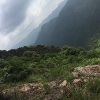 ɽ����Ϊ�壬�����������϶�