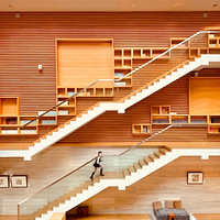 ��ĩ�򿨱��ؾƵ꣬���¥�ݽṹ�г��ߣ�