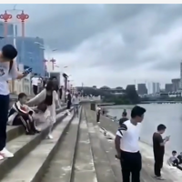 ͻ����һ���������ˮ�⣬���и߿�����