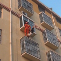 �������ˣ����Ӿƺ�˯4¥�յ����ƽ̨�����ڰ�ջ�����������