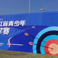 ����ѧ���ڴ��յ�д��ҵʱ����һȺ����ȴ�ڿ����조���ա�