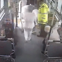 �����У�����������·����ƴ����ǰ�ܣ�����һ��������������
