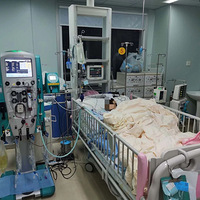 ���裡�ڼҳ���һ�̳����㣬11���к����ͽ�ICU����