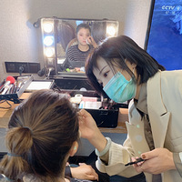 �����е�Ů�����ǲ���Ӧ�ñ����߹