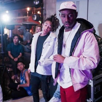 ������ʷ��˹������Ⱥ�������Ѷ�Ů�����ˡ��в��У�Ů��Ů����