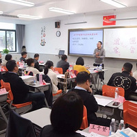 ��Parents' Meeting/�ҳ��᡿������ѧ ��УЯ��