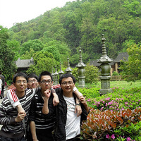 ��ů���¡�+һȺ�˴˳ƺ����޵��ֵܣ�