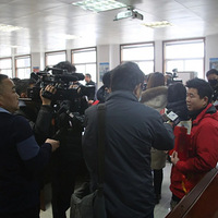 ��ɽ2��С���͵�;���������������ܲ������ºӾ���15����ˮŮ